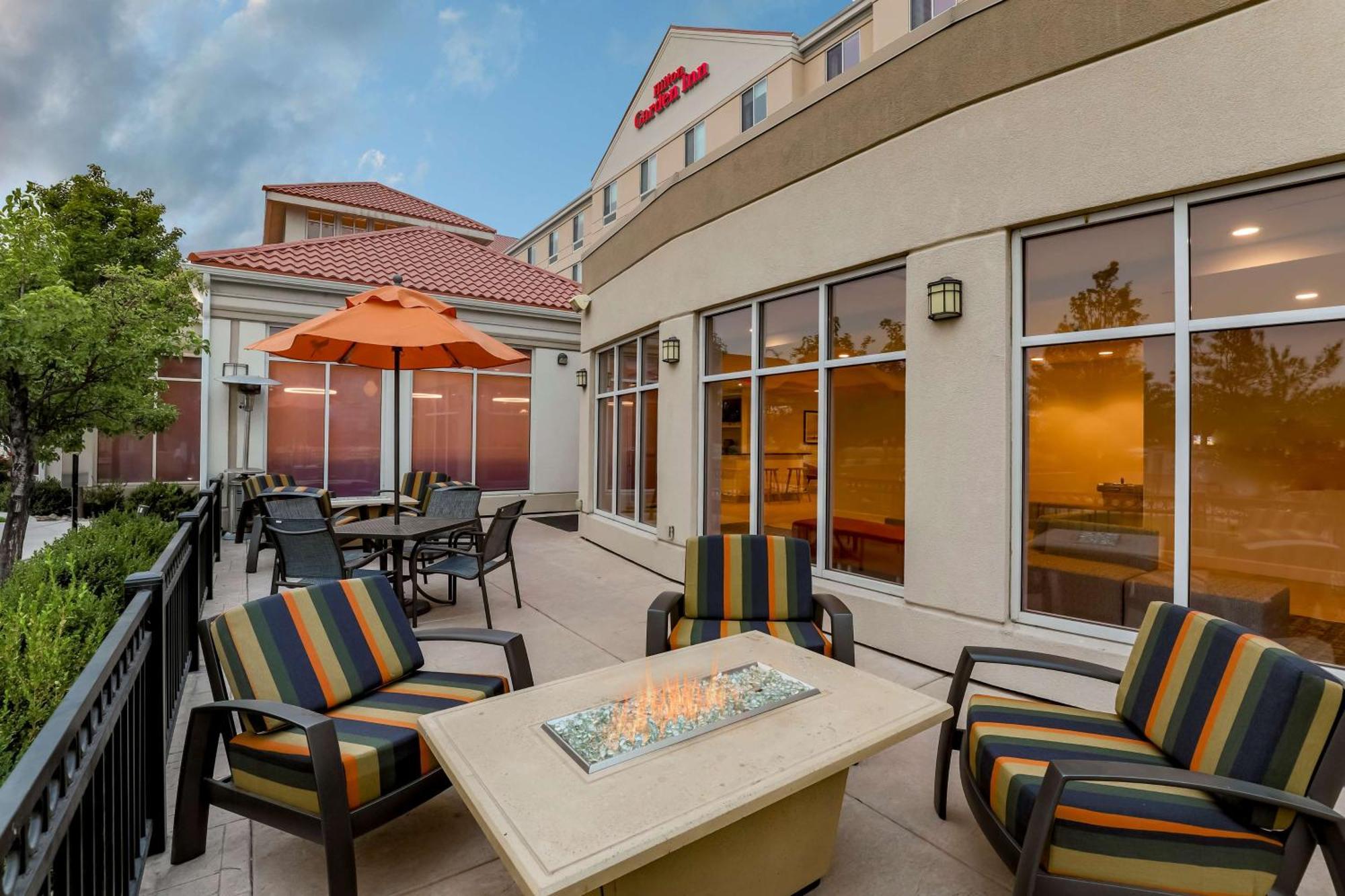 Hilton Garden Inn Reno Exteriör bild